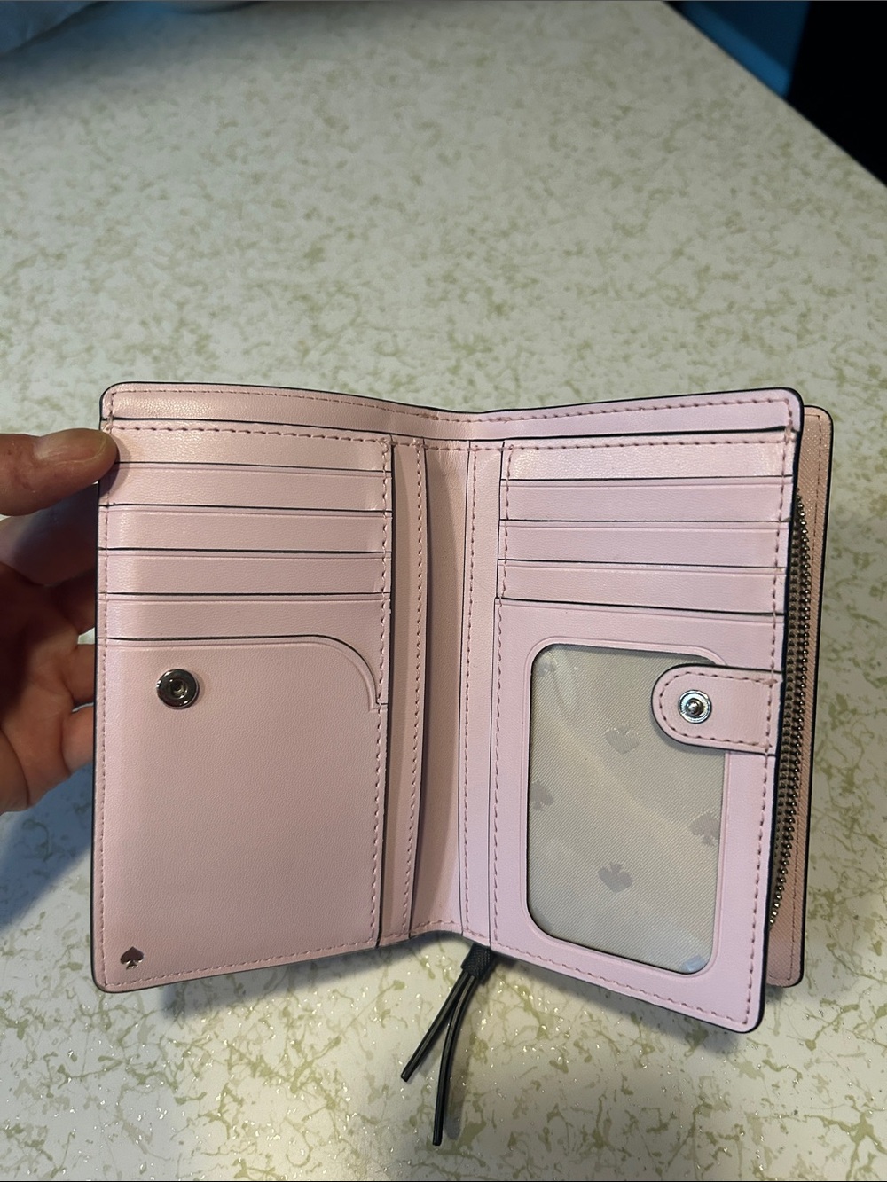 kate spade pink wallet with black floral print and gold logo - Picture 6 of 7